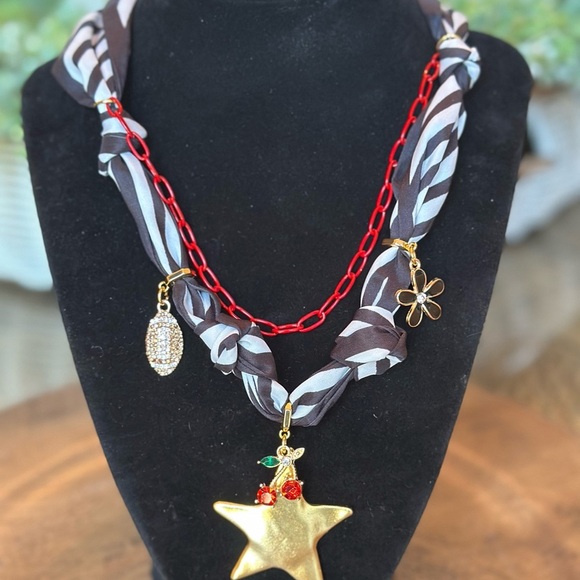 Football Game Day Ladies Adjustable Black White Star Bandana Charm Necklace - Picture 2 of 5